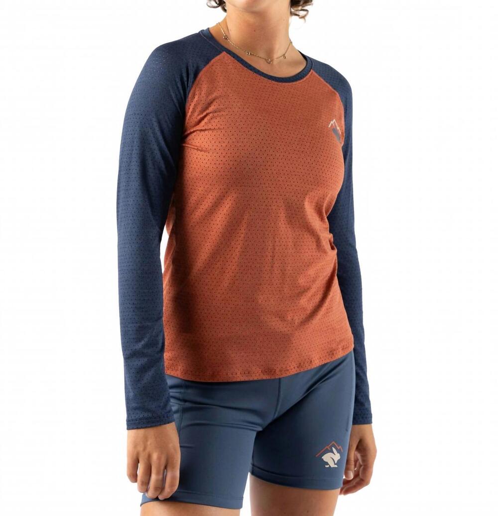 NEW RABBIT ez perf long sleeve trail tee in burnt brick